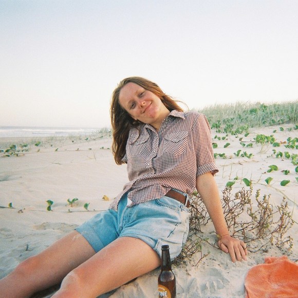 Meet your Posher, Angie - Picture 1 of 1